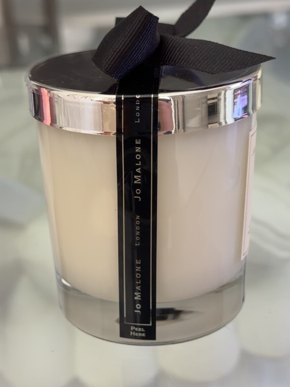 Jo Malone English Oak Candle in Cream Glass with Silver Lid - Picture 2 of 4